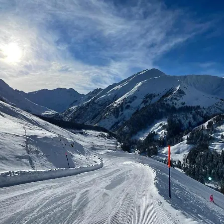 Le Basset - Keys To Paradise In The Alps